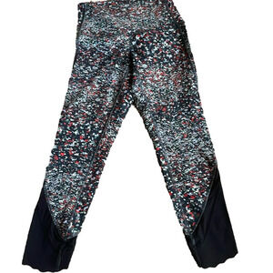 Lululemon scalloped cropped leggings size 4